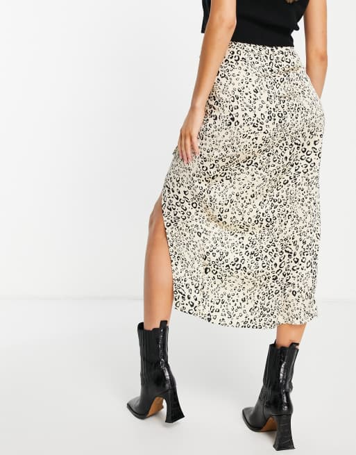Falda midi beis cruzada con estampado de leopardo de Topshop, 4 de 4
