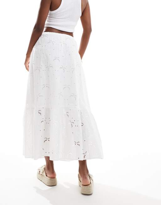 Falda midi blanca escalonada con diseño bordado de New Look, 3 de 5