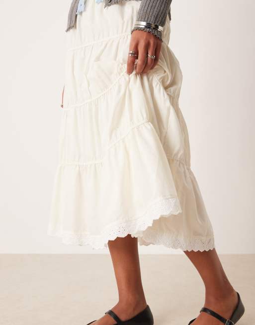Falda midi blanco marfil escalonada de estilo campero de ASOS DESIGN, 4 de 5