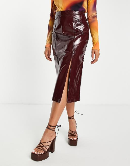 Falda midi burdeos efecto cocodrilo de poliuretano de Topshop