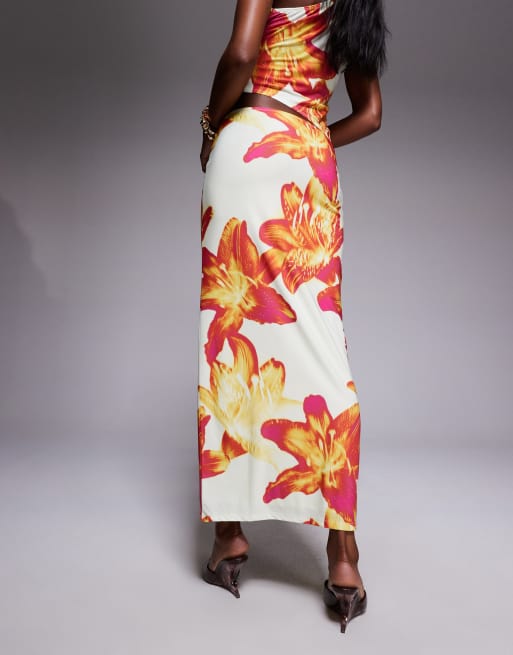 Falda midi ceñida con estampado floral de ASOS DESIGN (parte de un conjunto), 4 de 5