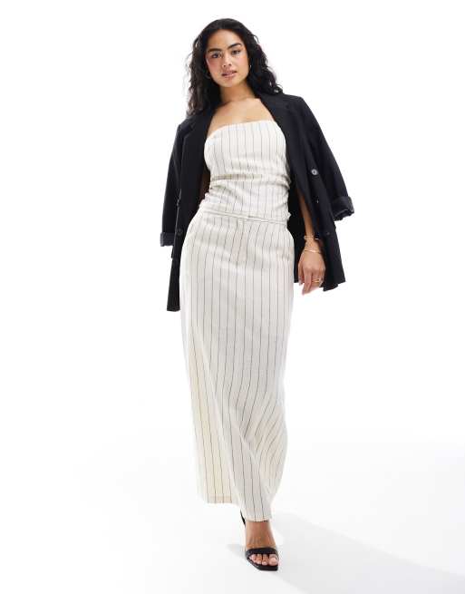 Falda midi color crema con raya diplomática de EDITED (parte de un conjunto)