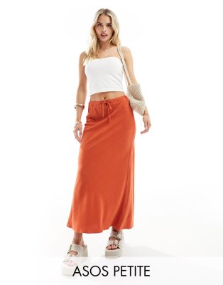 Falda midi color terracota de corte al bies con lazada en la cintura de tejido efecto lino de ASOS DESIGN Petite