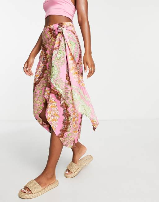 Falda midi cruzada estilo pareo con estampado de cachemir y flores variado de ASOS DESIGN, 4 de 4