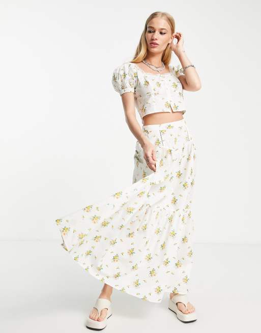 Falda midi escalonada con estampado floral de edición limitada de Reclaimed Vintage (parte de un conjunto) 