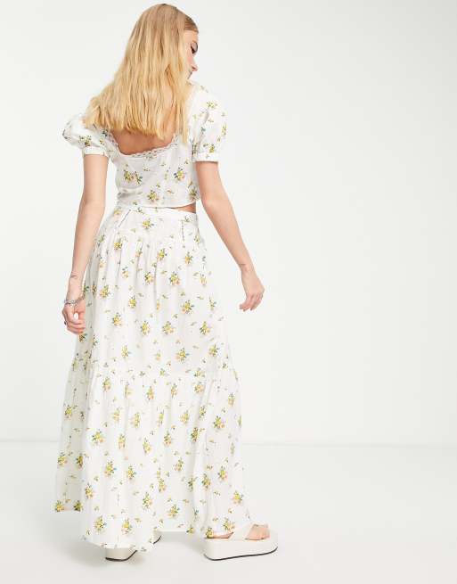 Falda midi escalonada con estampado floral de edición limitada de Reclaimed Vintage (parte de un conjunto) , 3 de 4