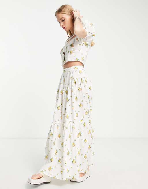 Falda midi escalonada con estampado floral de edición limitada de Reclaimed Vintage (parte de un conjunto) , 4 de 4