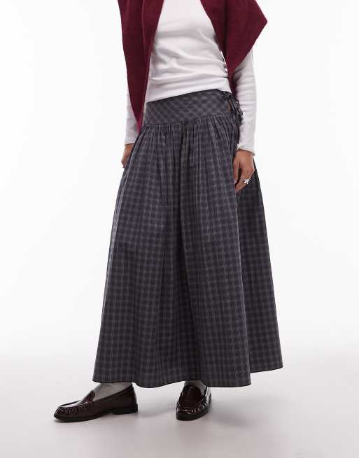 Falda midi gris a cuadros con detalle de cordón fruncido de COLLUSION