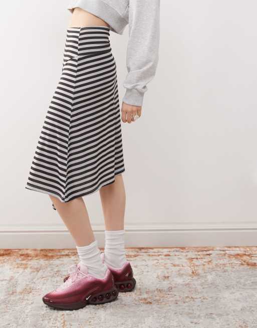 Falda midi gris a rayas retro asimétrica de COLLUSION, 2 de 5