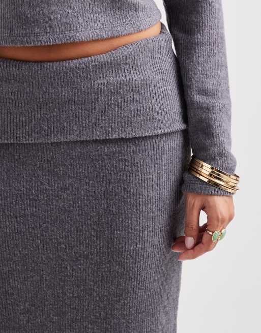 Falda midi gris jaspeado con cinturilla plegada de tejido suave de Vero Moda Petite (parte de un conjunto), 3 de 5