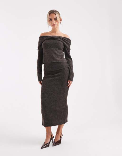 Falda midi marrón chocolate melange con cinturilla plegada de tejido suave de Vero Moda Petite (parte de un conjunto)