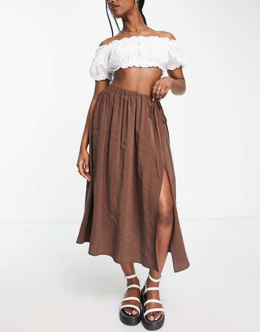 Falda midi marrón con cintura elástica de lyocell de ASOS DESIGN