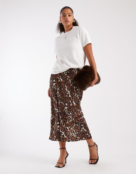 Falda midi marrón con estampado de leopardo de satén de New Look Curve - view 1