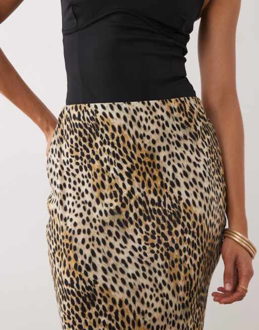 Falda midi marrón con estampado de leopardo y ribete de encaje de New Look, 5 de 5