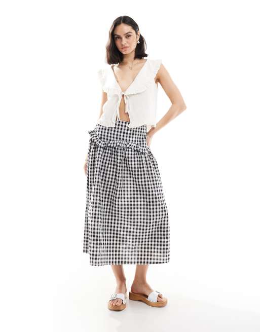 Falda midi negra a cuadros vichy con detalle de volantes de Wednesday's Girl