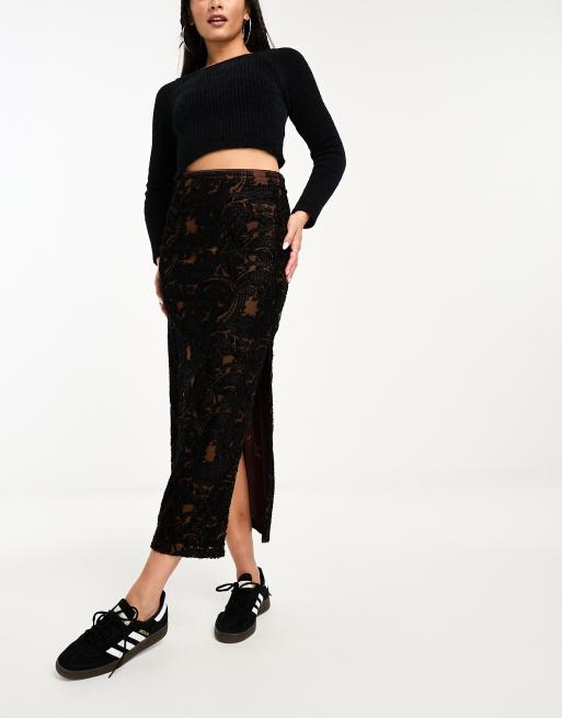 Falda midi negra con diseño devoré de terciopelo de Free People