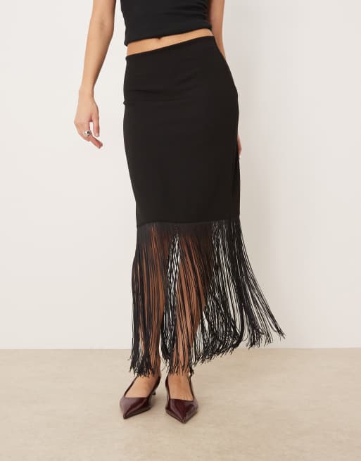 Falda midi negra con flecos de Gina Tricot (parte de un conjunto), 2 de 5