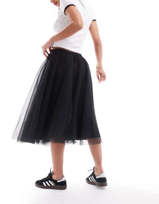 Falda midi negra cruzada de corte amplio de tul de Monki, 5 de 5