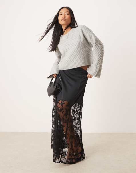 Falda midi negra de satén con bajo de encaje de River Island - view 1