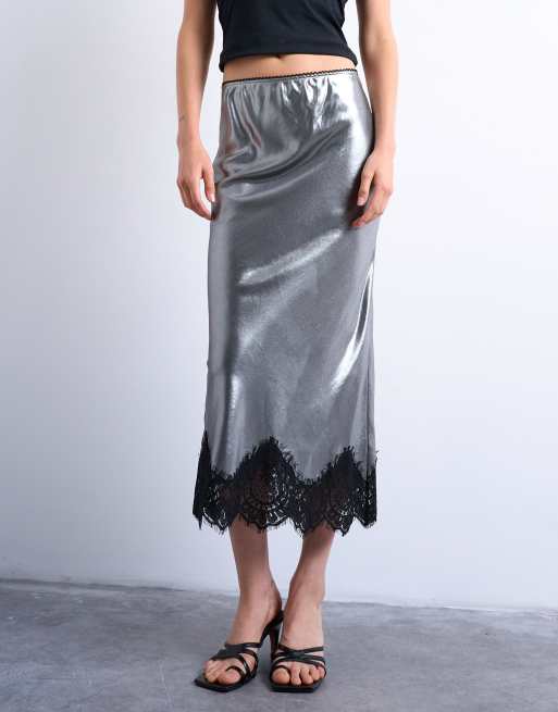 Falda midi plateado metalizado con bajo de encaje de Topshop, 2 de 5