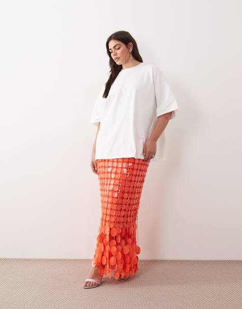 Falda midi rojo tomate de estilo futurista con bajo de flecos de lentejuelas de ARRANGE Curve - view 1