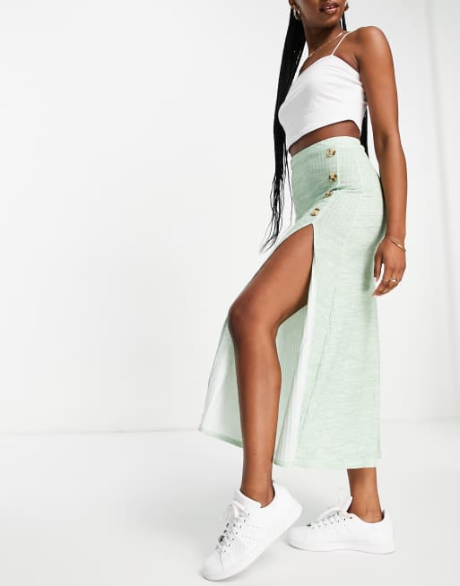 Falda midi verde con teñido espacial y detalle de botones de punto de ASOS DESIGN  , 2 de 4