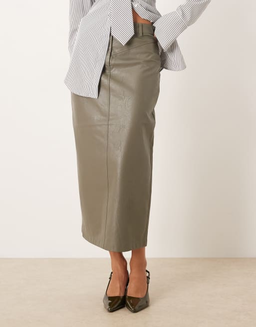 Falda midi verde oliva oscuro con detalle de costura de cuero sintético de VILA, 2 de 5
