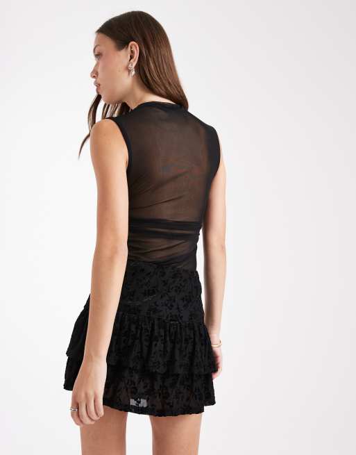 Falda pantalón negra con volante de devoré de Miss Selfridge, 5 de 5