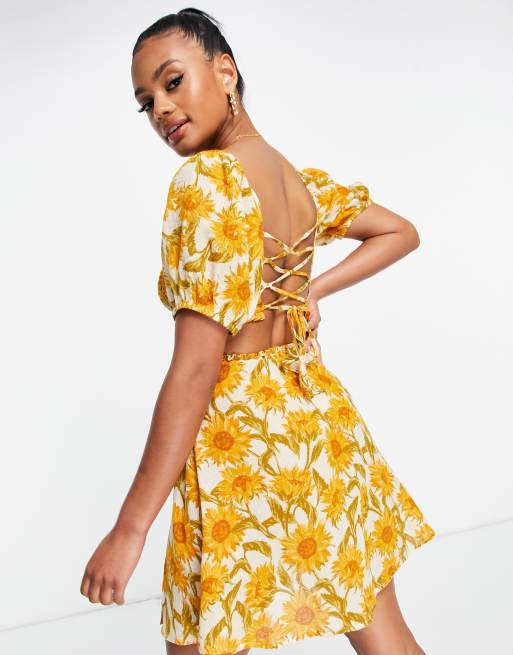Falda playera con estampado de girasoles y volantes en los bajos de ASOS DESIGN (parte de un conjunto), 2 de 4