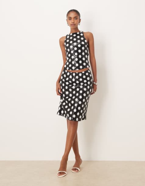 Falda por la rodilla monocromática de talle bajo con estampado de lunares de lentejuelas Kavivi de Motel (parte de un conjunto) - view 1