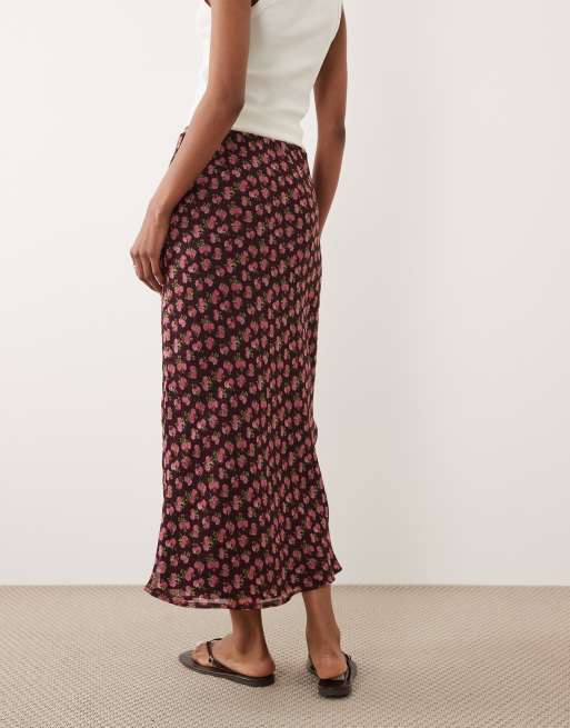 Falda rosa de corte al bies con estampado de florecitas de Wednesday's Girl, 3 de 5