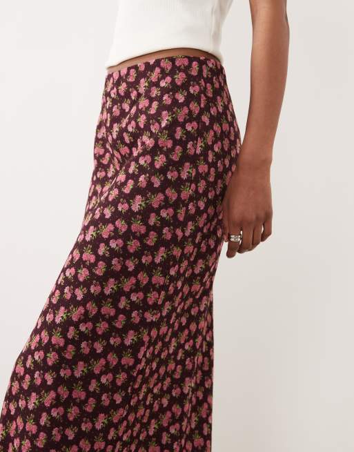 Falda rosa de corte al bies con estampado de florecitas de Wednesday's Girl, 4 de 5