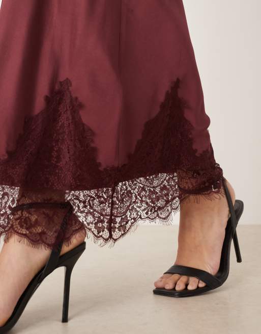 Falda semilarga color vino con ribete de encaje Maeva de Never Fully Dressed, 3 de 5