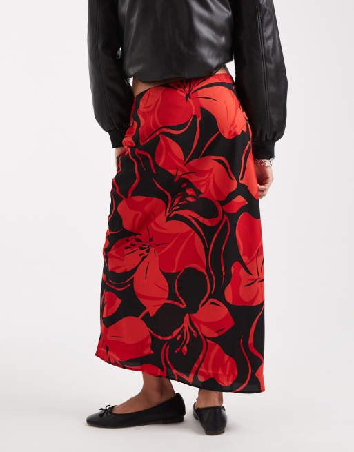 Falda semilarga roja de corte al bies Bold Bloom de Wednesday's Girl, 4 de 5