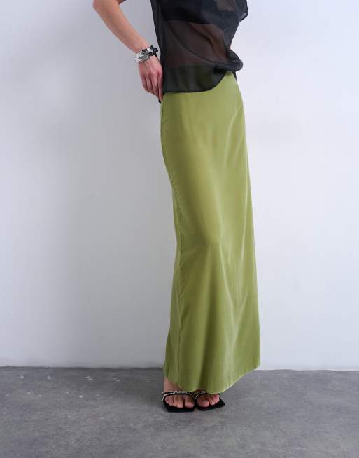 Falda semilarga verde aguacate de terciopelo de Topshop (parte de un conjunto), 2 de 5