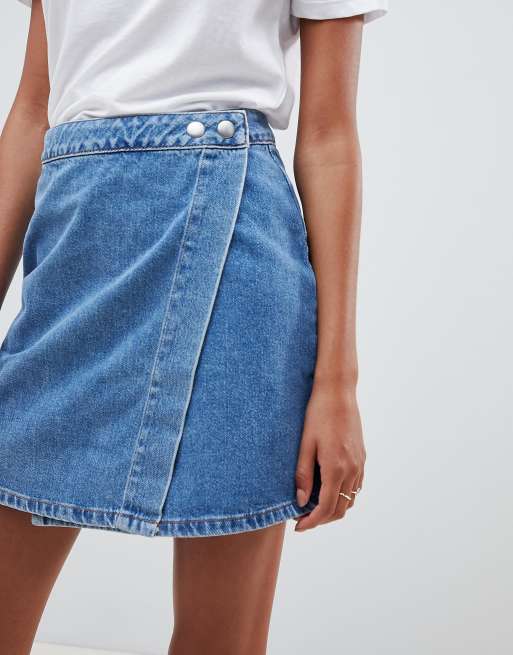 Falda vaquera cruzada en azul lavado a la piedra de ASOS DESIGN, 3 de 4