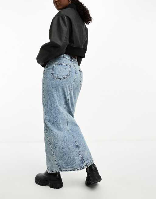 Falda vaquera con lavado medio y abertura en el de ASOS DESIGN Hourglass | ASOS