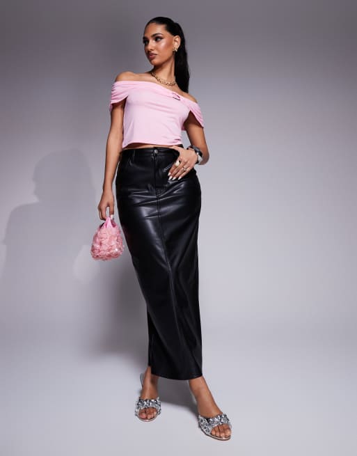 Falda vaquera larga negra con abertura trasera de cuero sintético de ASOS DESIGN, 2 de 5