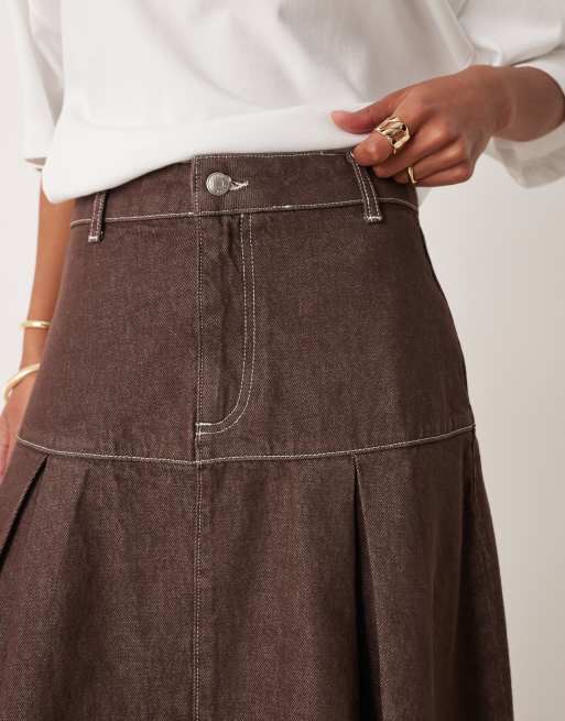 Falda vaquera marrón de corte amplio con pliegues y cintura baja de ASOS DESIGN, 3 de 5