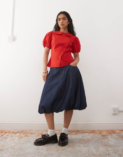 Falda vaquera midi azul añil abullonada de Reclaimed Vintage