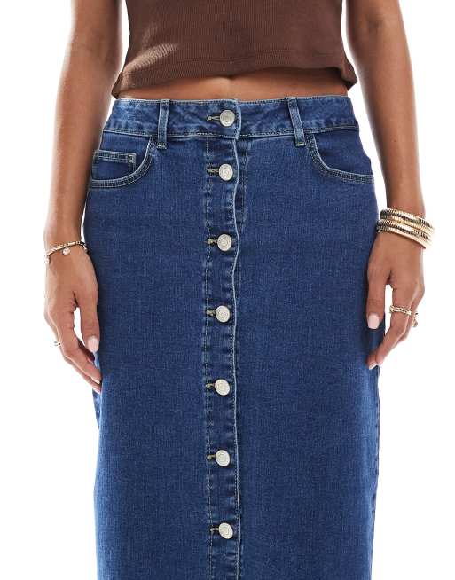 Falda vaquera midi azul con lavado oscuro y botones delanteros de Vero Moda, 5 de 5