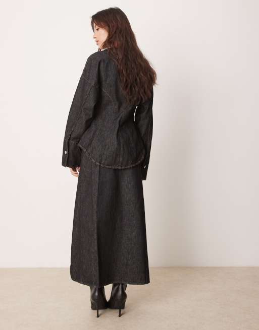 Falda vaquera midi negro crudo con parte cruzada en la parte delantera de ASOS DESIGN, 3 de 5