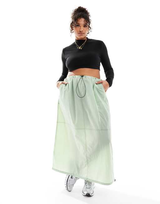 Falda verde de estilo paracaidista de Noisy May Curve