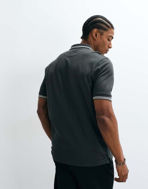 Farah Bowes polo à manches courtes avec liserés et logo en noir délavé, 3 de 5