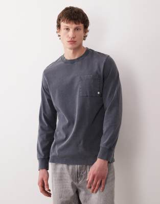 Farah Burt long sleeve garment dye pocket logo t-shirt in navy