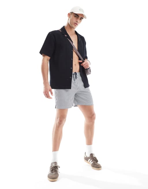 Farah - Colbert - Gestreepte seersucker zwemshort in marineblauw en wit, 2 van 4
