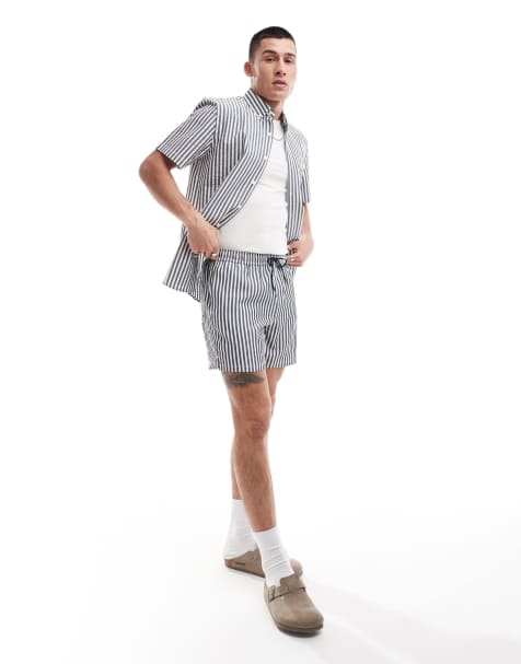 Farah - Gestreepte short met textuur in wit - view 1