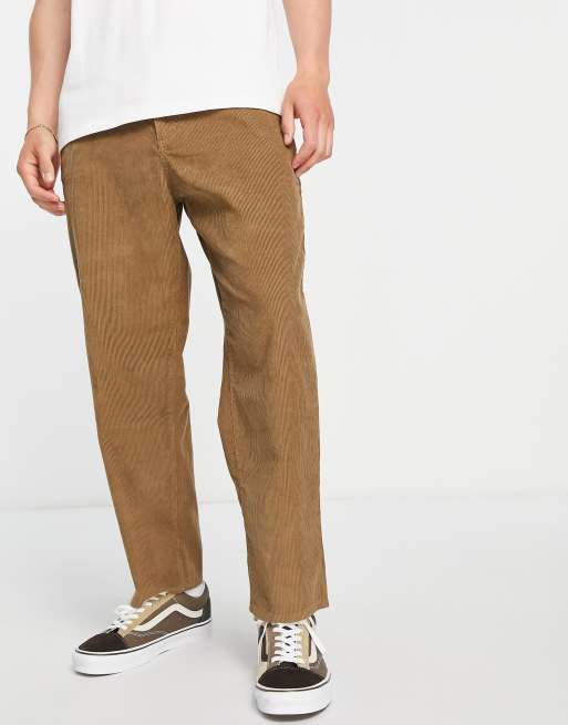 Farah – Hawtin – Schmal zulaufende Cordhose aus Baumwolle in Stein