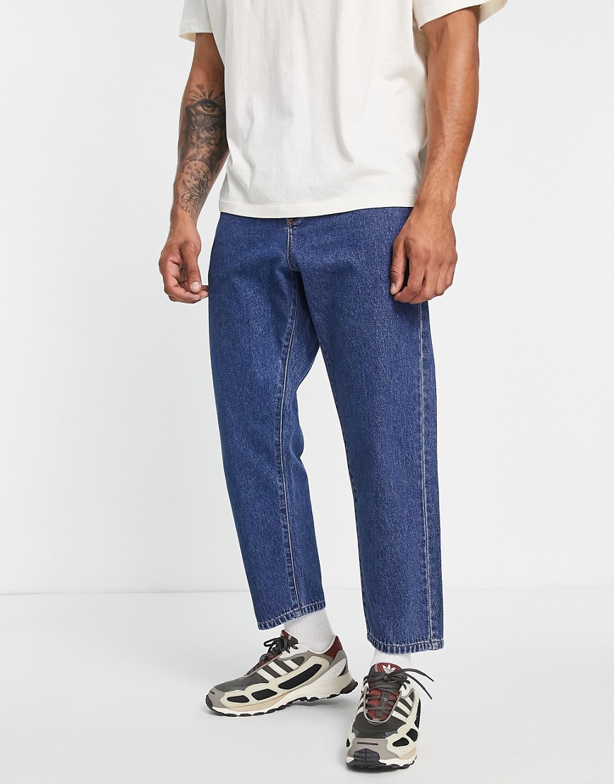 Farah Hawtin tapered cropped jeans in mid wash-Blue