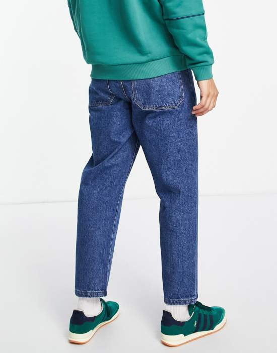 https://images.asos-media.com/products/farah-hawtin-tapered-fit-crop-jeans-in-mid-wash/202270852-2?$n_550w$&wid=550&fit=constrain